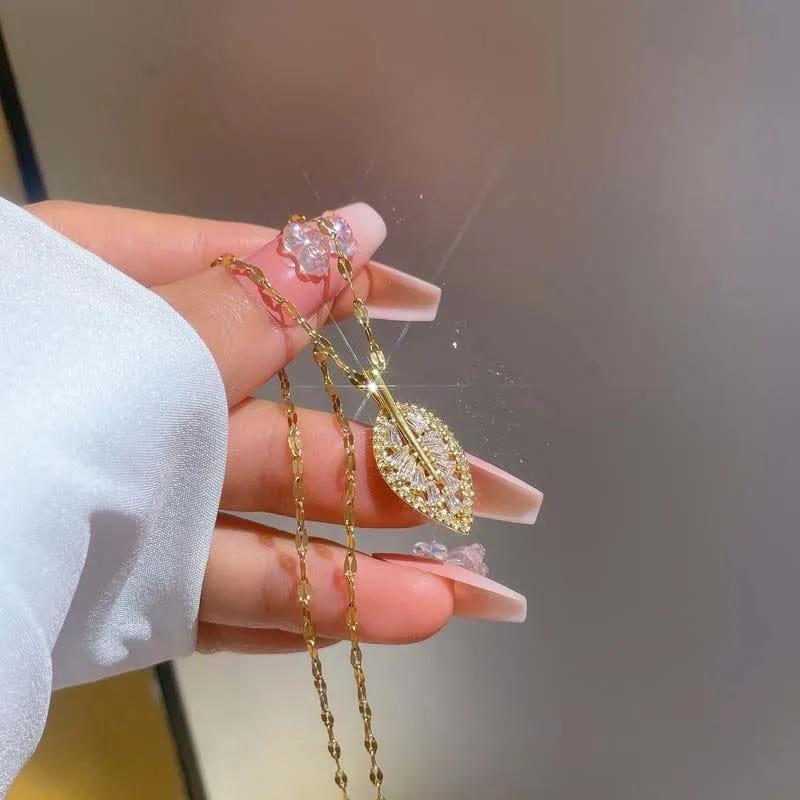 Dazzling Leaf Necklace